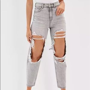 AE Strigid Ripped Mom Jean